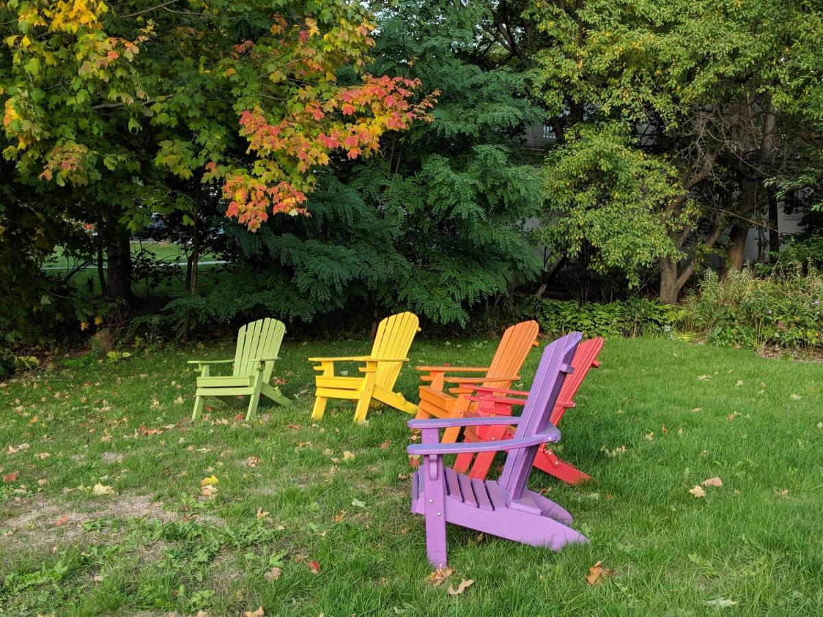 Heart Of The Village Bed & Breakfast In Shelburne Vt Exterior photo