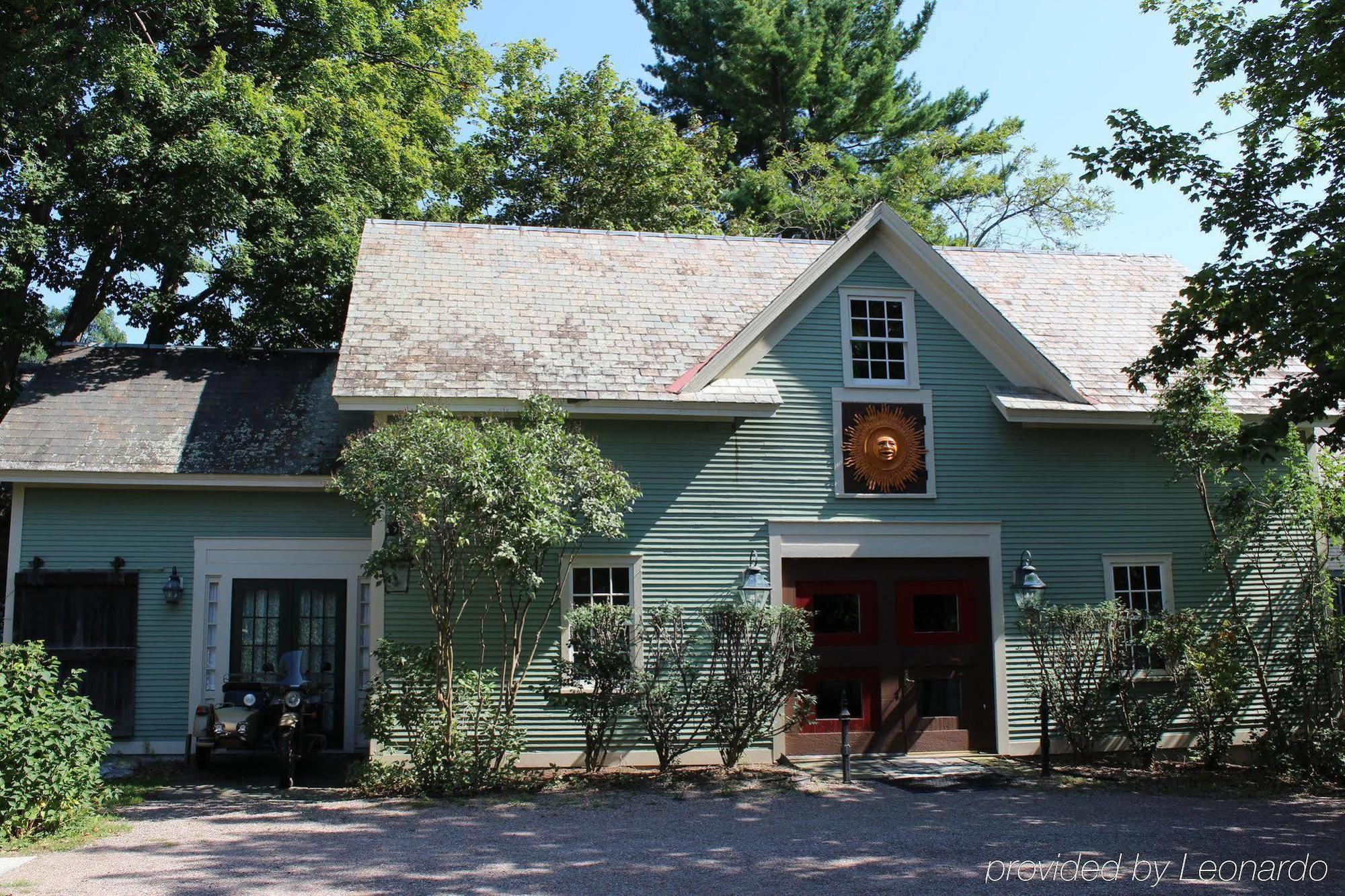 Heart Of The Village Bed & Breakfast In Shelburne Vt Exterior photo